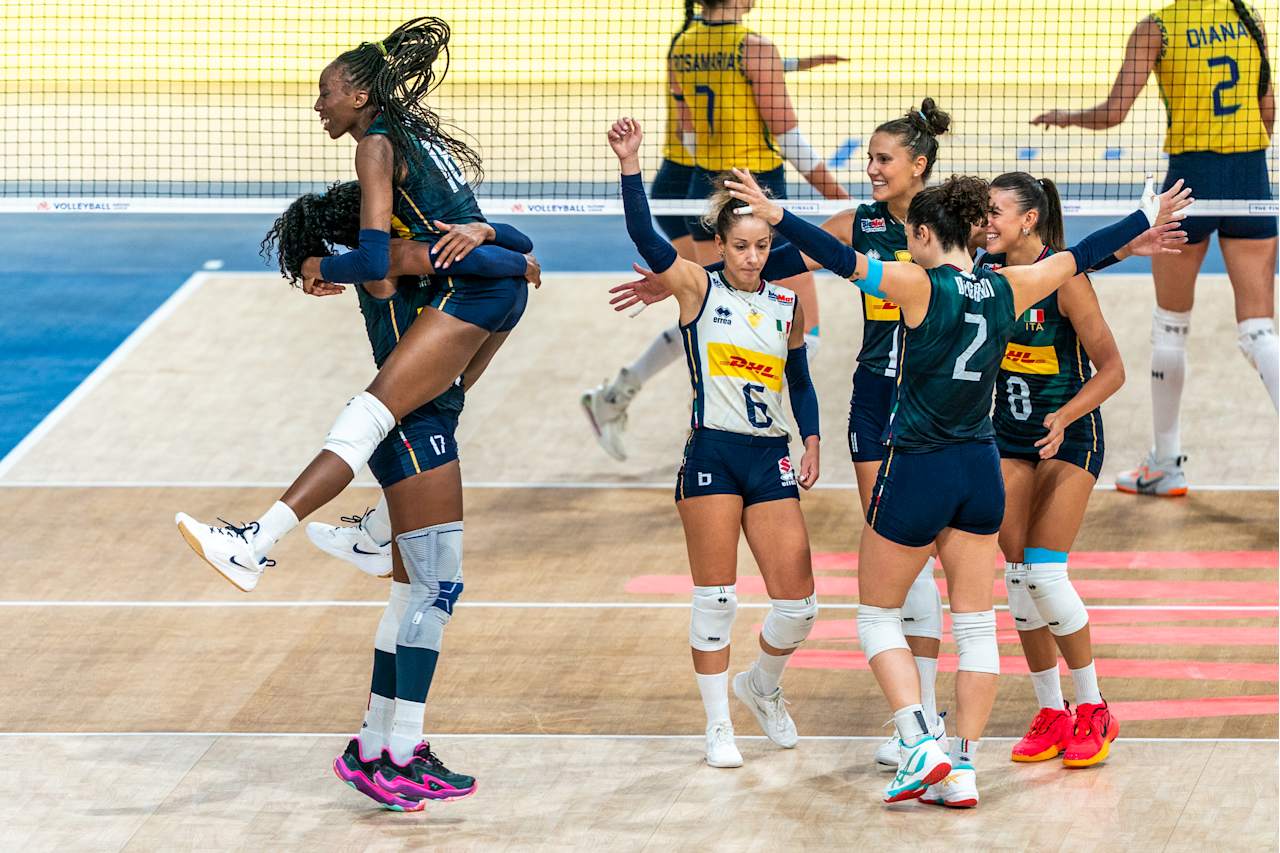 巴西女排, 中国女排夺 巴西女排, 中国女排夺