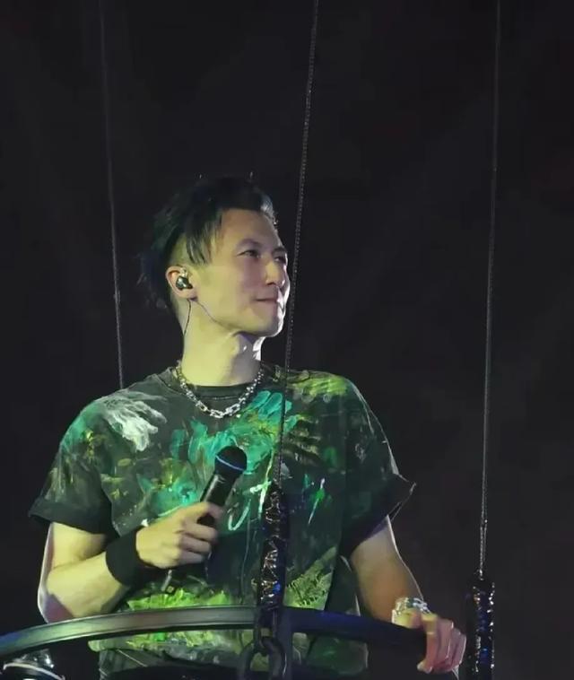 岁颜值依旧, amp, 朋友们一起